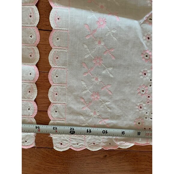 Vintage Embroidered Floral Lace Table Runner Set - White & Pink - 30" x 13" - Picture 9 of 11